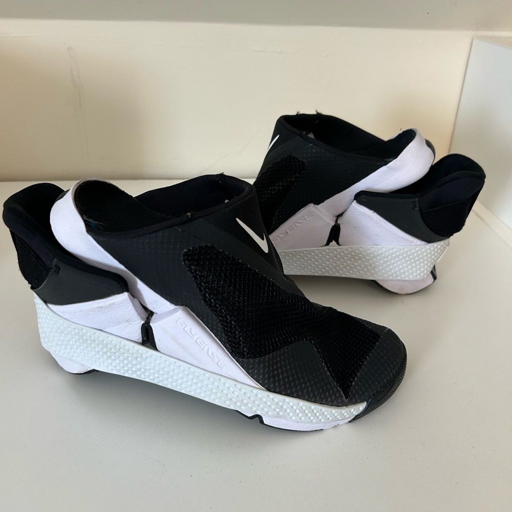 Nike men’s fly-ease size 8.5